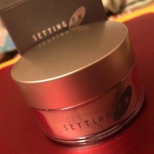 🔹 *NIB* COVER FX Perfect Setting Powder (Dark)